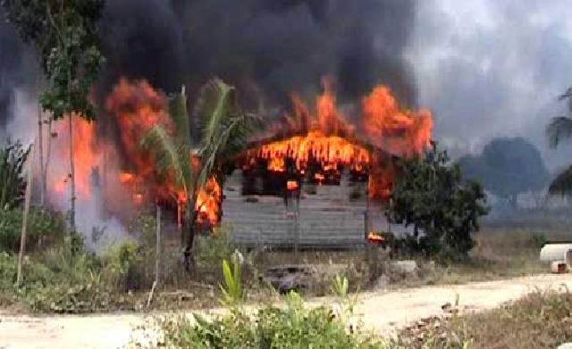 David Diculik, Rumahnya Dibakar, Jarinya Dipotong
