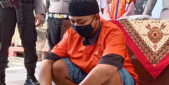 Diperkosa Teman Gara-gara Foto Bugil