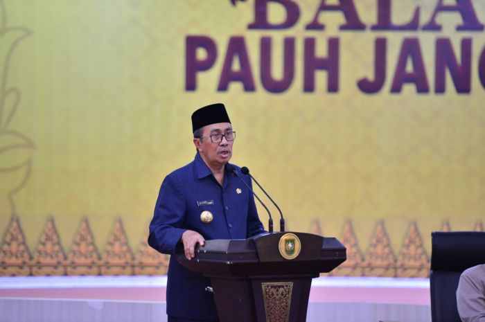 Gubri Syamsuar Minta Kadisdik Riau Gerak Cepat Tinjau Sekolah