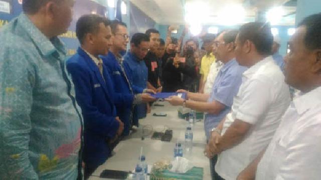 Syamsuar Ambil Formulir di PAN