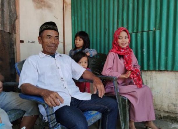 Pengakuan Orang Tua Gadis 21 Tahun yang Dipinang Duda 60 Tahun
