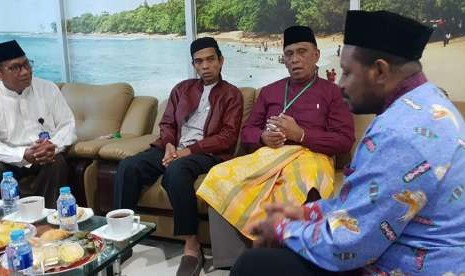 Kesorong dan Raja Ampat Ustaz Abdul Somad Disambut Antusias