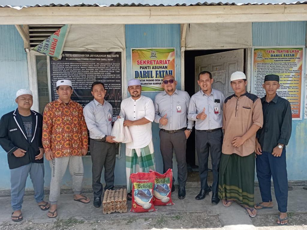 Sempena HUT Ke-57, BRKS Kampar Pasar Air Tiris Beri Bantuan ke Panti Asuhan