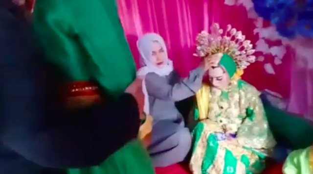Saat Akad Nikah Rumah Roboh, Pengantin Perempuan Dibawa Pria Lain