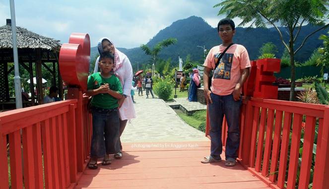 Wisata Keluarga ke Small World, Miniatur Dunia di Purwokerto