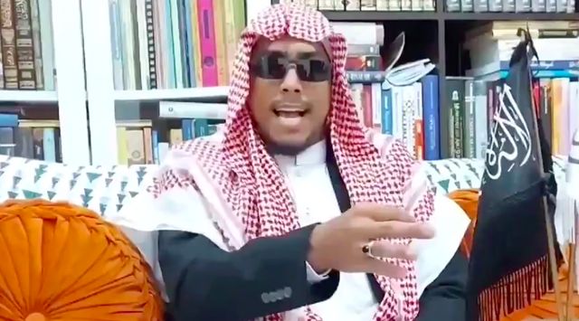 Ini Sebabnya Ustadz Maaher Menangis di Tahanan Bareskrim Polri