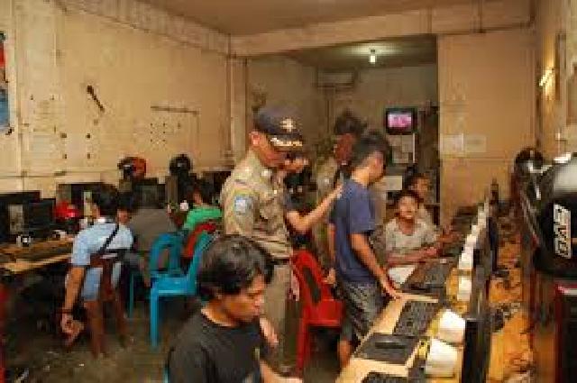 Satpol PP Diminta Jalankan Perda Pekat