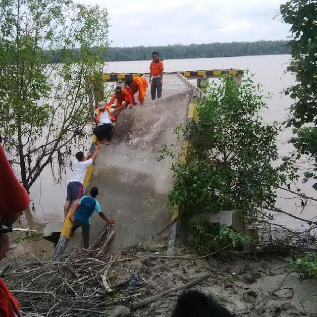 Belum Difungsikan, Pelabuhan Pol Air Sudah Roboh