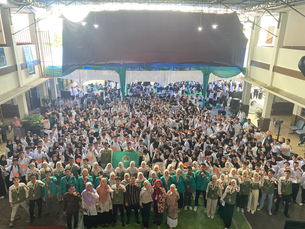 1.100 Mahasiswa Baru Ikuti PKKMB Universitas Hang Tuah Pekanbaru