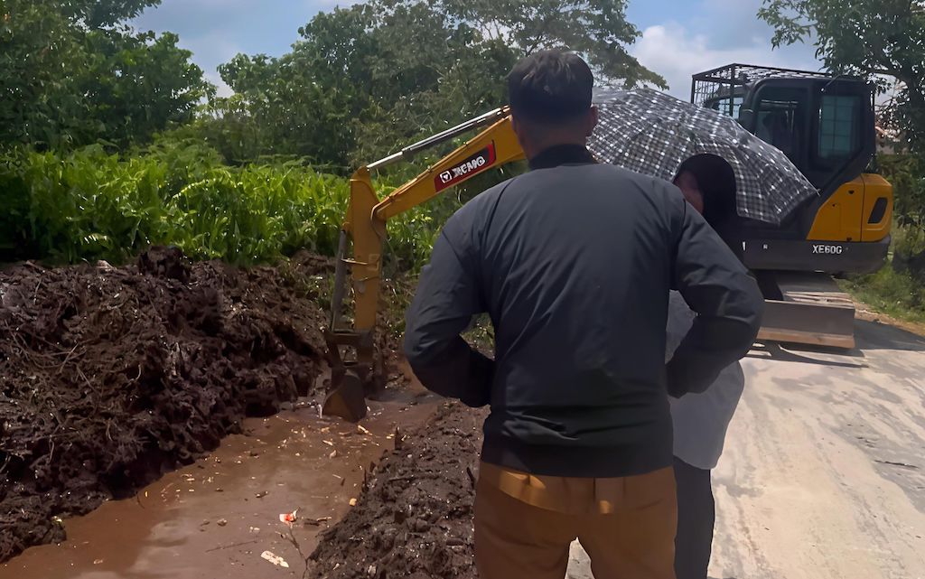 Penanganan Daerah Rawan Banjir, PUPR Pekanbaru Keruk Drainase Jalan Darma Bakti Sepanjang 6 Kilometer