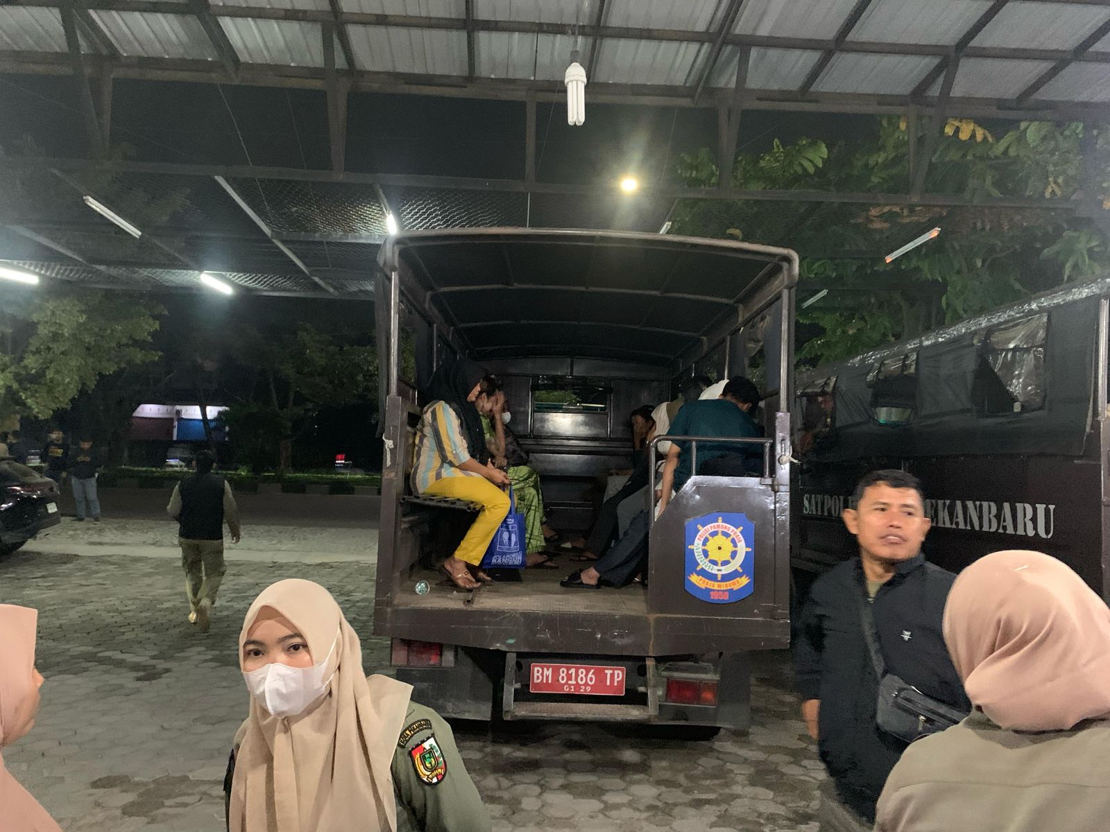 Kedapatan 'Ngamar' saat Ramadhan, 17 Orang Diangkut Satpol PP Pekanbaru