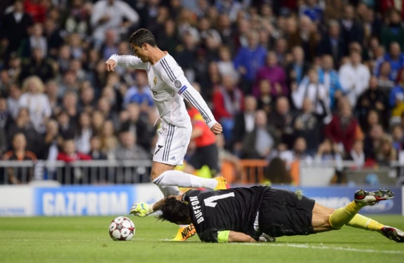 Buffon Sebut Ronaldo Pemain Cerdas