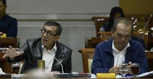 Gelagapan Dihajar DPR, Yasonna Sumpah Tak Kenal Harun