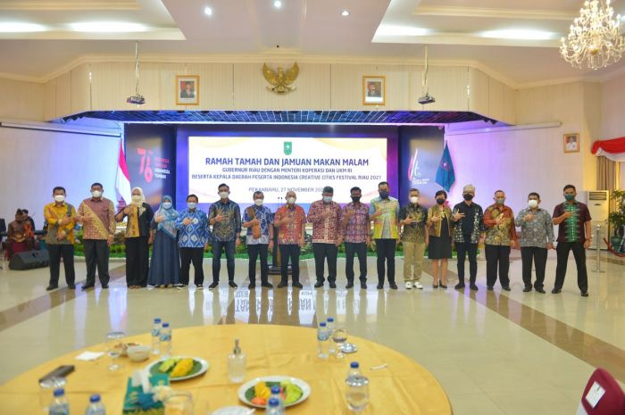 Gubernur Riau Jamu Makan Malam Menkop UKM Beserta Kepala Daerah Peserta ICCF Riau 2021