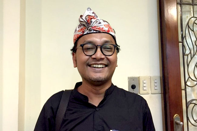 Guntur Romli: Kenapa Alkitab Bahasa Minang Dirusuhin?