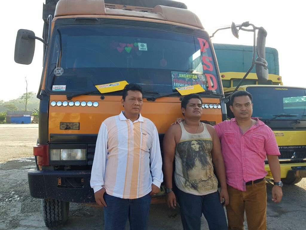 Anggota Unit Intel Kodim 0302 Inhu Kuansing Tangkap Barang Selundupan