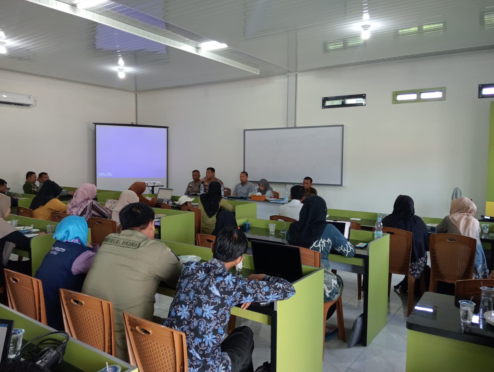 Kapolsek Rambah Samo Bersinergi dengan Universitas Rokania Jaga Keamanan Pasca Pilkada