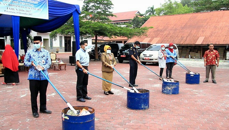 BPPOM Pekanbaru Musnahkan Barang Bukti Periode Dua Tahun Senilai Rp1,8 Miliar