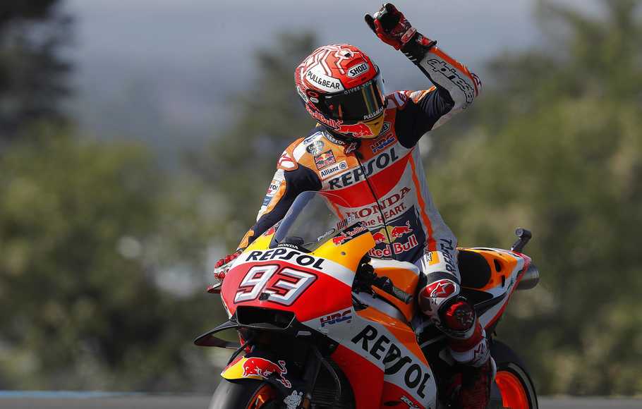 Tangguh! Marquez Juara di Le Mans, Dovi Jatuh