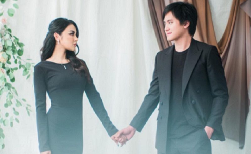 Empat Potret Kemesraan Kevin Aprilio dan Vicy Melanie