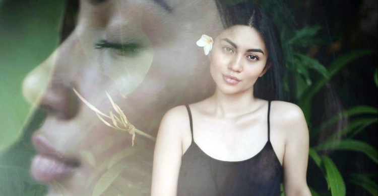 Ariel Tatum, Viral Foto Merokok