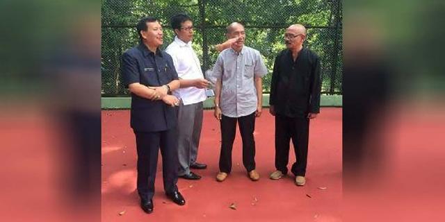 Wah, Benarkah ada tangan terbang di foto Sekda Jawa Barat?