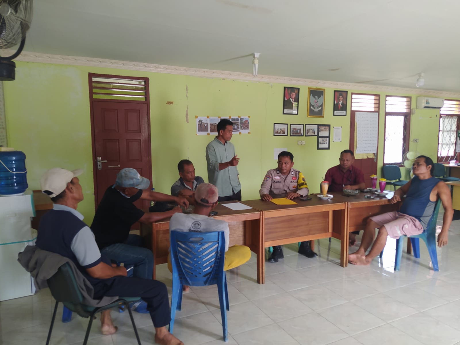 Bhabinkamtibmas Polsek Minas Aktif Sambangi Warga, Perkuat Kamtibmas Jelang Pilkada