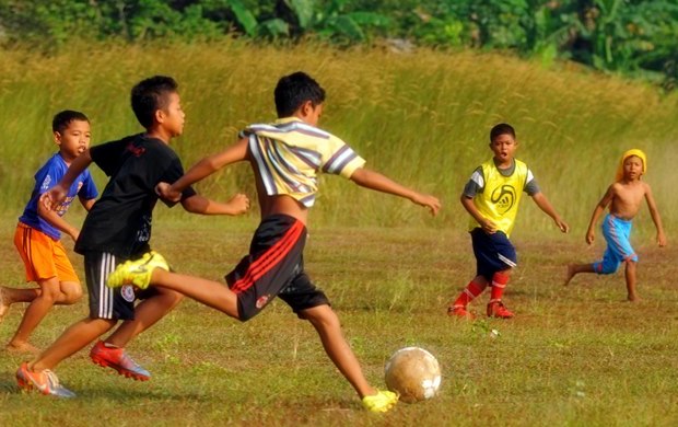 Anak Suka Main Bola Kurangi Risiko Osteoporosis saat Dewasa