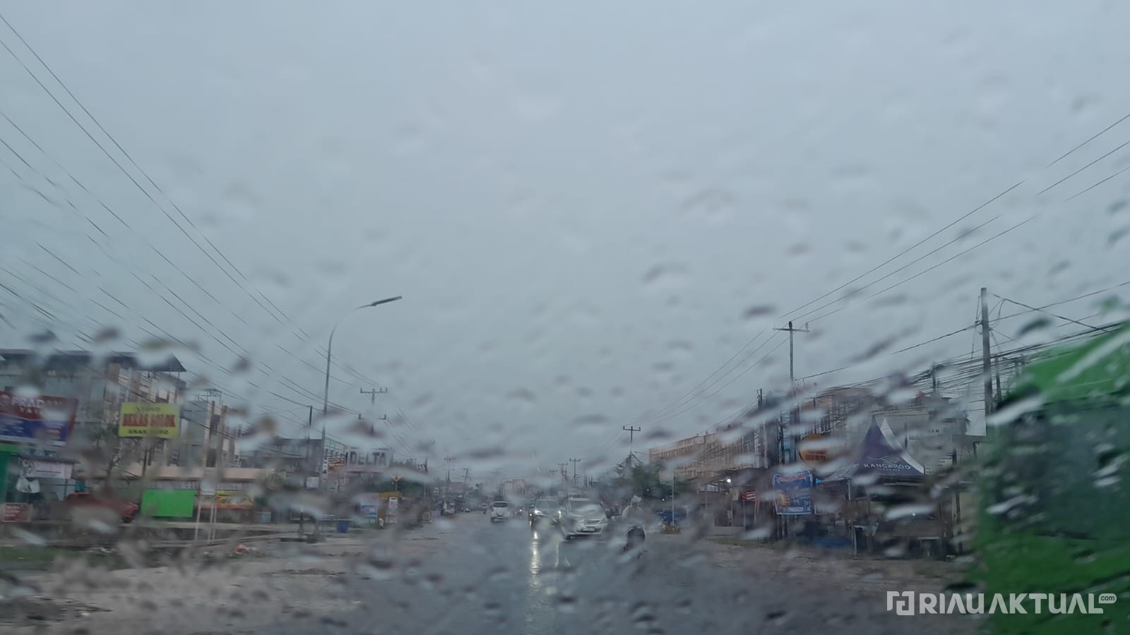 BMKG Ingatkan Potensi Hujan Lebat Disertai Petir dan Angin Kencang di Riau