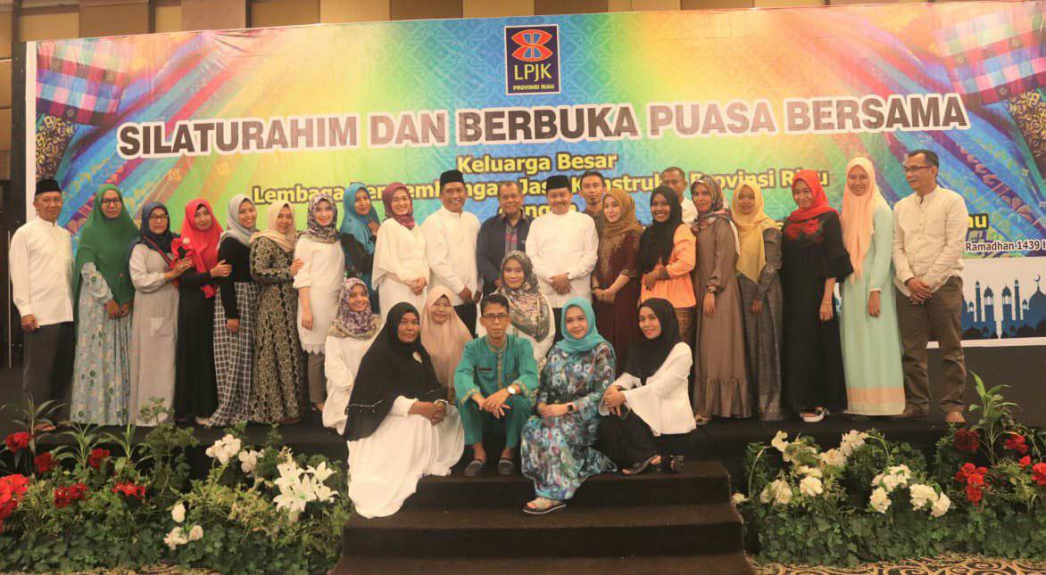 Lpjk Riau santuni puluhan anak yatim