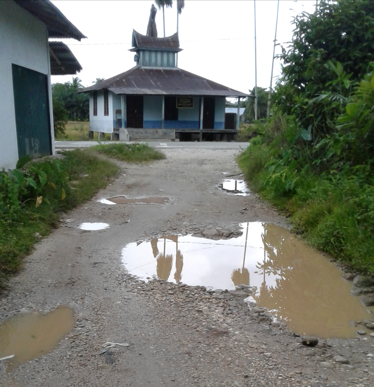 Kades Sukaping, Berharap Jalan Desanya Segera direalisasikan