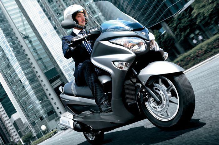 Suzuki Siapkan Skutik Bongsor Pemburu NMAX dan PCX