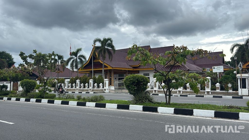 KPK Sita Uang Tunai di Rumah Dinas dan Rumah Pribadi Plt Gubernur Riau SF Hariyanto