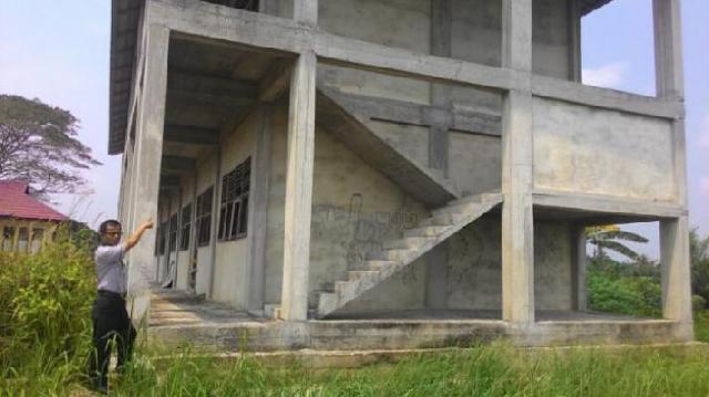 Pembangunan SD 01 Lubuk Dalam Terbengkalai