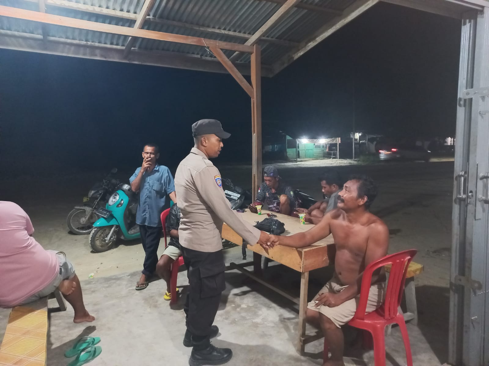 Tak Ingin Ada Curanmor, Polsek Langgam Pantau Situasi Warga