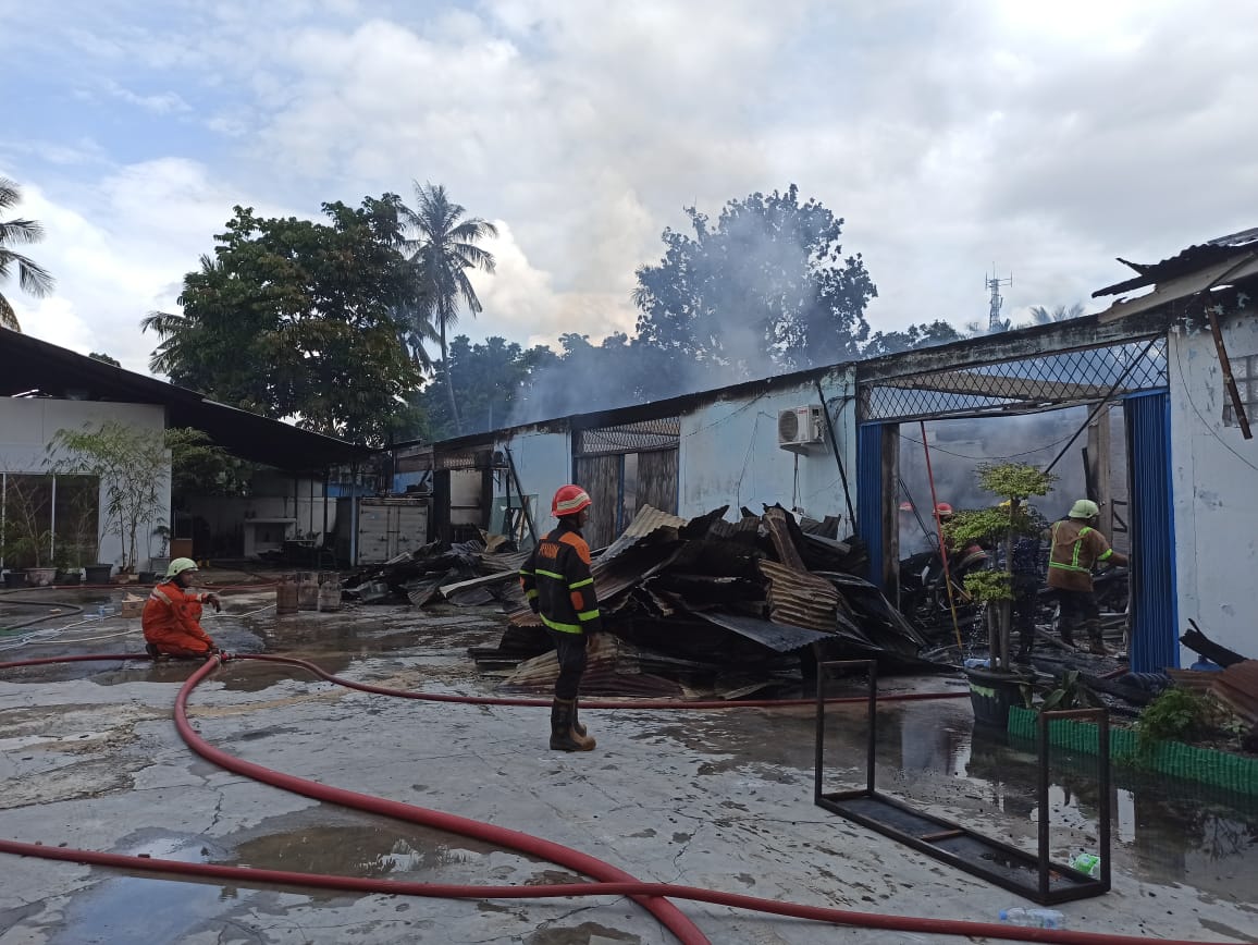 Kantor dan Mess Karyawan Teras Kayu Resto Hangtuah Ludes Dilalap Api