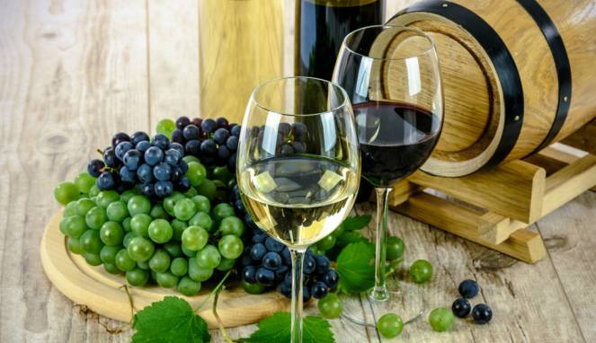 Konsumsi Sedikit Wine Tingkatkan Kreativitas