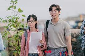 5 Tanda Wanita Merasa Bosan Pada Kencan Pertamanya