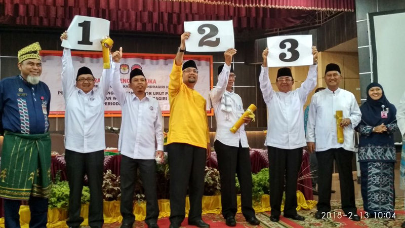 Sekda Hadiri Pengundian Nomor Urut Peserta Pilkada Bupati dan Wabup Inhil Periode 2018-2023
