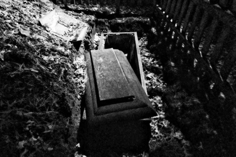 Wah ! Dua Perempuan Zimbabwe Dituduh Makan Bagian Tubuh Jenazah Kerabatnya