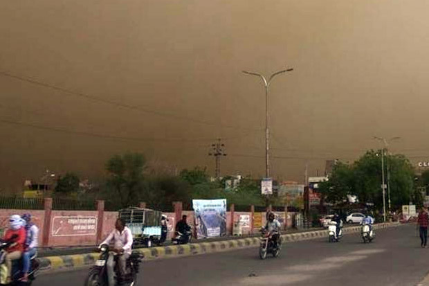 Badai Dahsyat Menyapu India, 72 Tewas dan 100 Lebih Luka