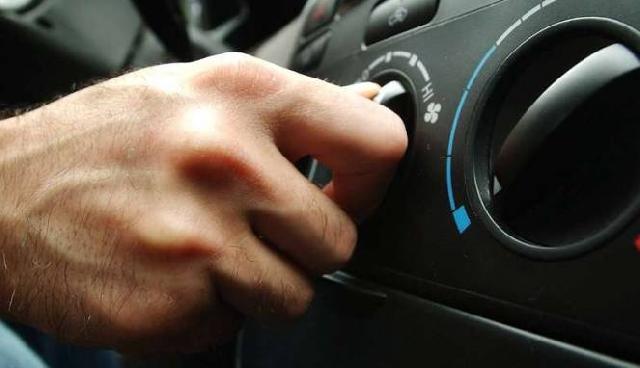 Benarkah Kipas AC Rusak Pengaruhi Tenaga Mesin Mobil?