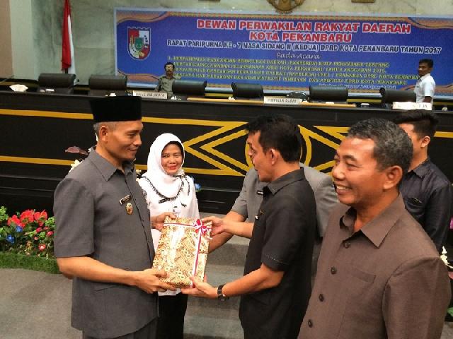 DPRD Pekanbaru Gesa Dua Ranperda Seelesai Dalam Waktu Dekat
