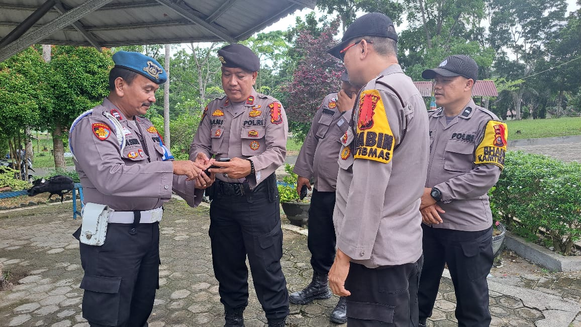 Handphone Personel Polsek Jajaran Polres Inhu Dirazia Demi Netralitas Pemilu, Ini Hasilnya