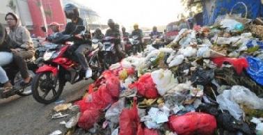 Masyarakat Masih Diresahkan Sampah Pasar LKMD