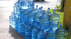 Ketahuilah Bahaya di Balik Air Minum Kemasan Galon Isi Ulang