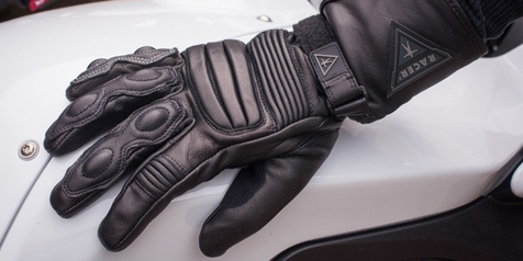 Pengendara Sepeda Motor, Jangan Remehkan Fungsi Sarung Tangan