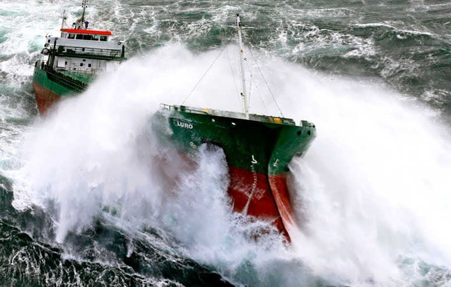 BMKG Keluarkan Peringatan Dini Gelombang Tinggi hingga 4 Meter