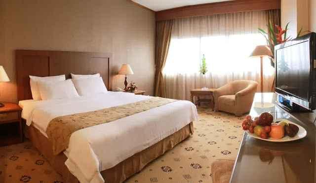 Kisruh Freeport pukul usaha perhotelan