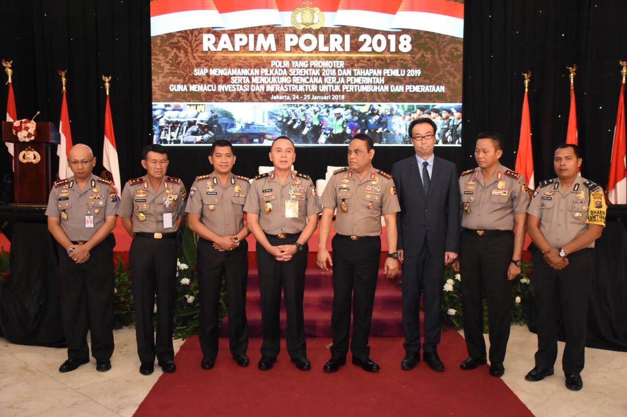 Polda Riau Terima Trofi dan Piagam Penghargaan Dari Wakapolri